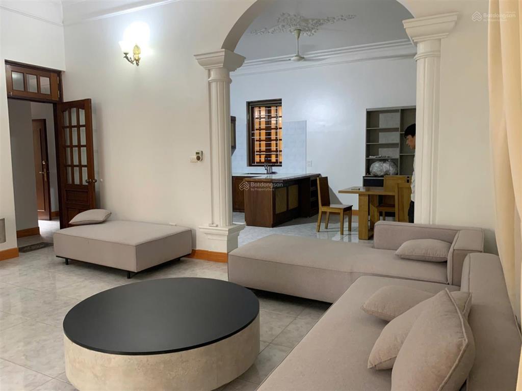 Cho nhà 4 tầng sân vườn diện tích 250m2 mặt tiền 10m khu phố đường tây hồ hà nội  0981 222 ***