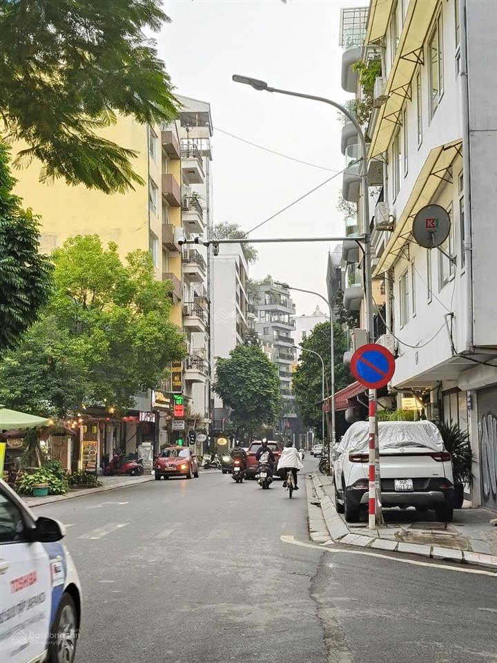 Bán toà nhà căn hộ cao cấp 8 tầng mặt phố tô ngọc vân quảng an tây hồ hà nội