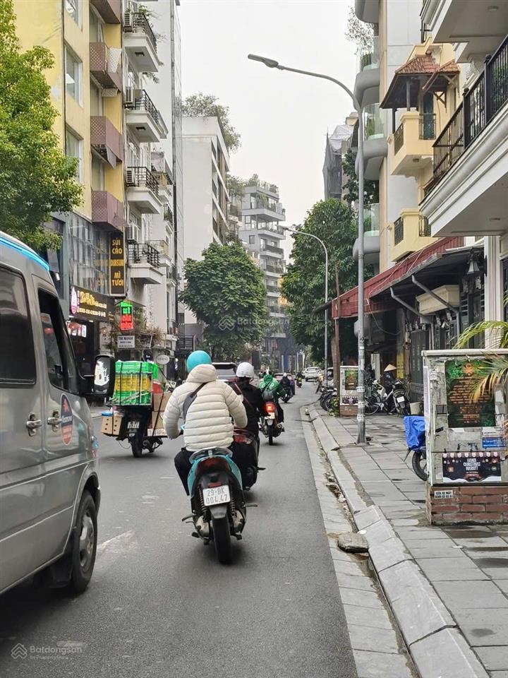 Bán toà nhà căn hộ cao cấp 8 tầng mặt phố tô ngọc vân quảng an tây hồ hà nội
