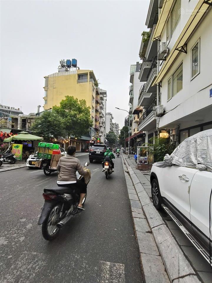 Bán toà nhà căn hộ cao cấp 8 tầng mặt phố tô ngọc vân quảng an tây hồ hà nội