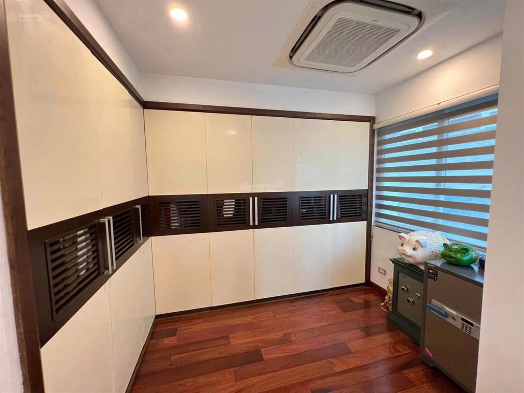 Bán biệt thự vườn đào tây hồ hà nội diện tích 368m² 4 tầng mặt tiền 21m