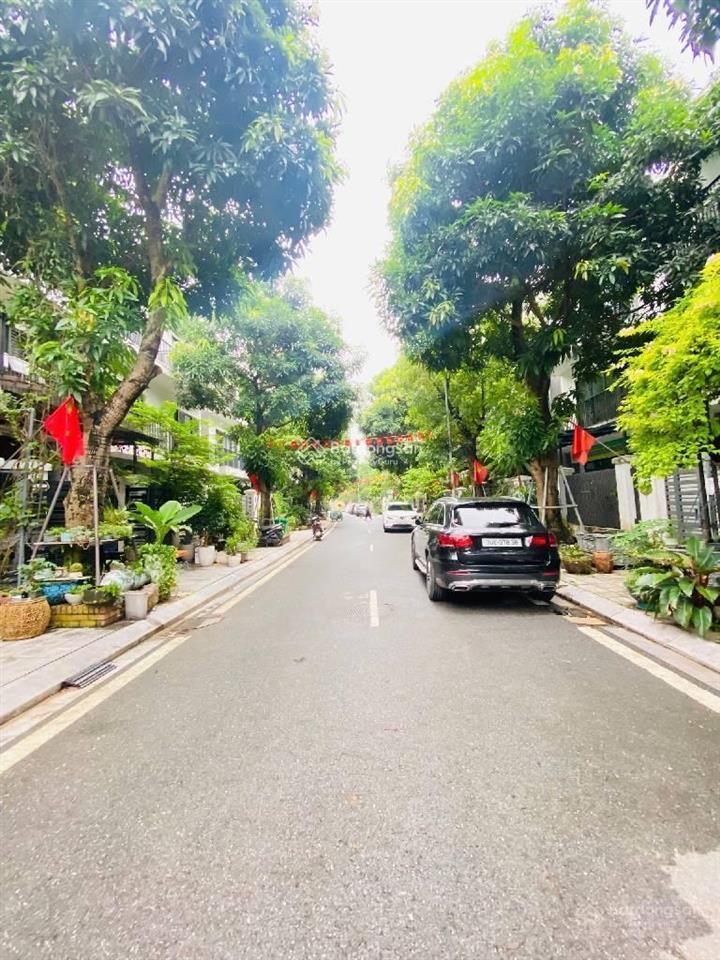 Chính chủ bán biệt thự 132m, hướng đông nam, đang để thô giá rẻ nhất thị trường 260tr/m