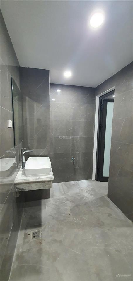 Bán toà nhà văn phòng mp vỉa hè  dt 160mx8t  mặt phố văn tiến dũng, view hồ đức diễn giá 77 tỷ