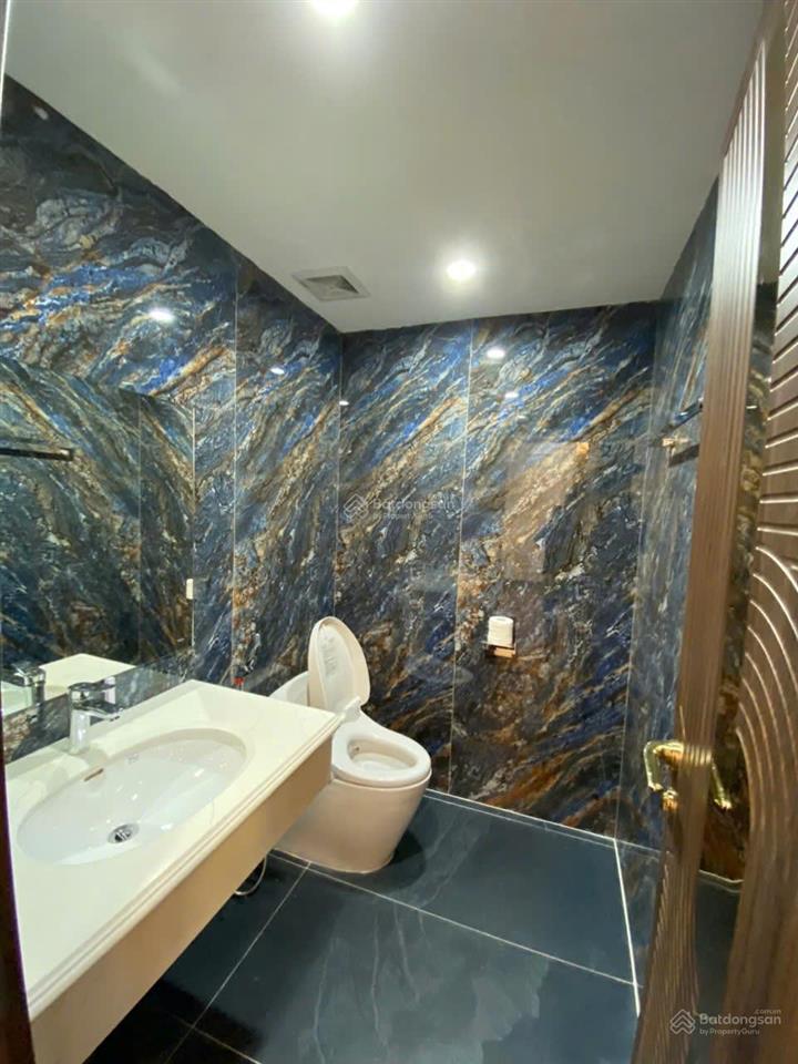 Bán toà nhà văn phòng mp vỉa hè  dt 160mx8t  mặt phố văn tiến dũng, view hồ đức diễn giá 77 tỷ