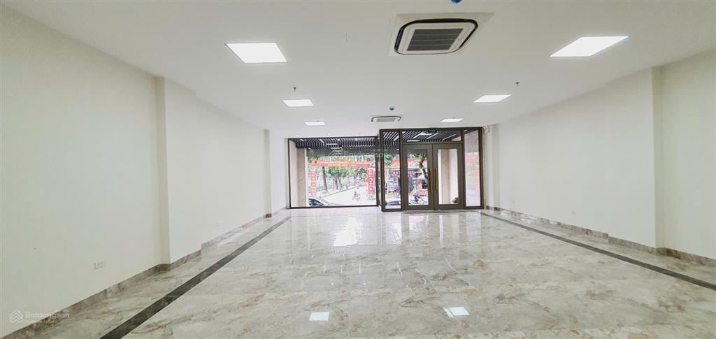 Bán toà nhà văn phòng mp vỉa hè  dt 160mx8t  mặt phố văn tiến dũng, view hồ đức diễn giá 77 tỷ