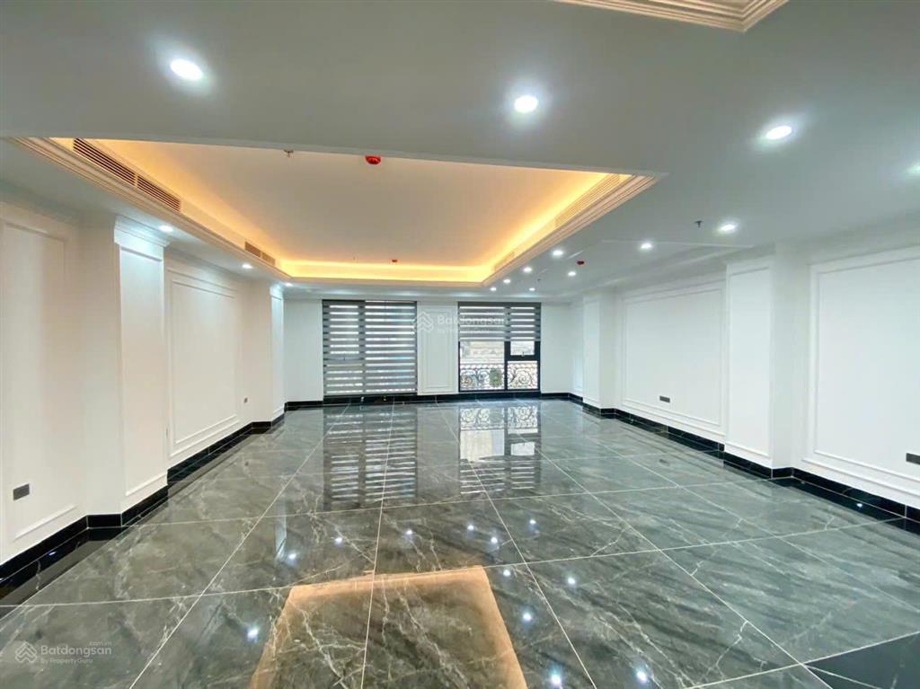 Bán toà nhà văn phòng mp vỉa hè  dt 160mx8t  mặt phố văn tiến dũng, view hồ đức diễn giá 77 tỷ