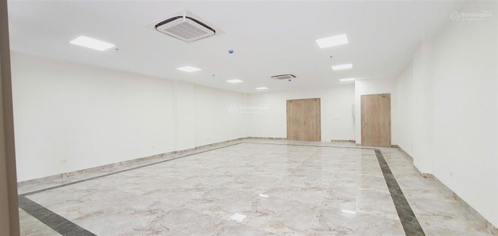 Bán toà nhà văn phòng mp vỉa hè  dt 160mx8t  mặt phố văn tiến dũng, view hồ đức diễn giá 77 tỷ