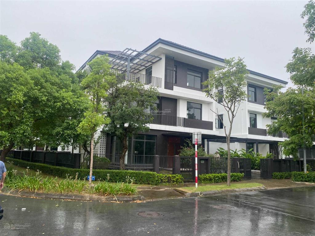 Bán gấp căn góc đơn lập 403m2 vuông vắn, view công viên giá hợp lý