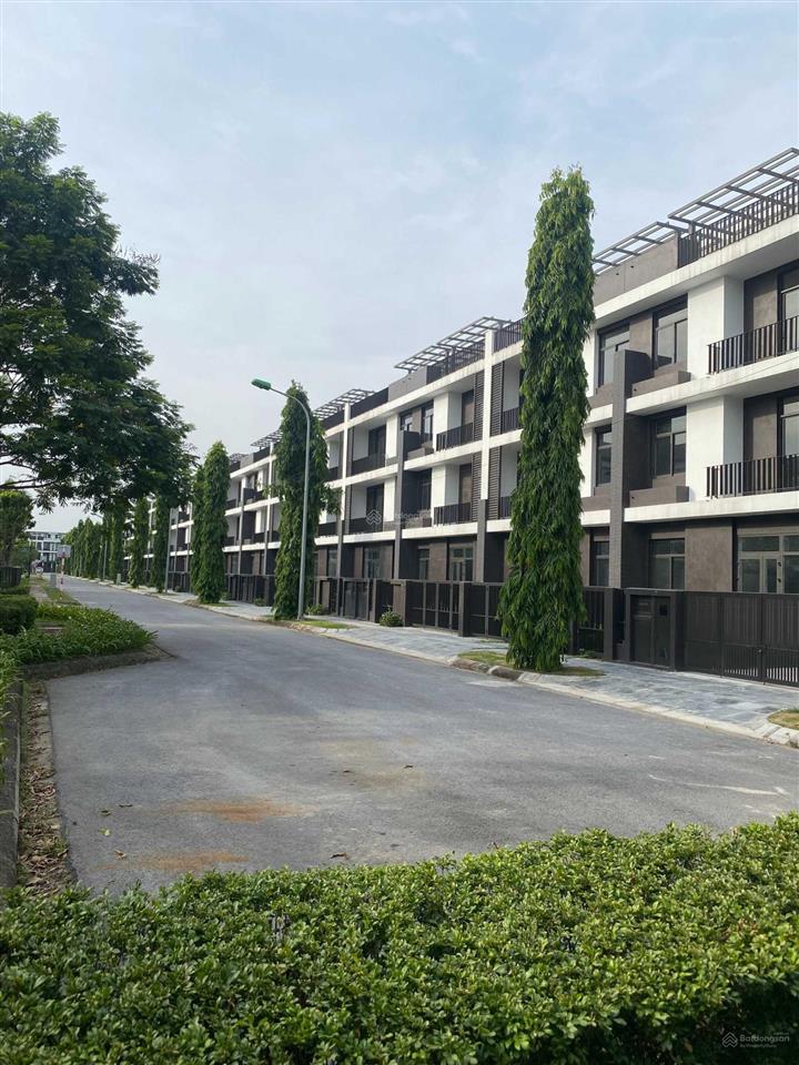 Bán gấp căn góc đơn lập 403m2 vuông vắn, view công viên giá hợp lý