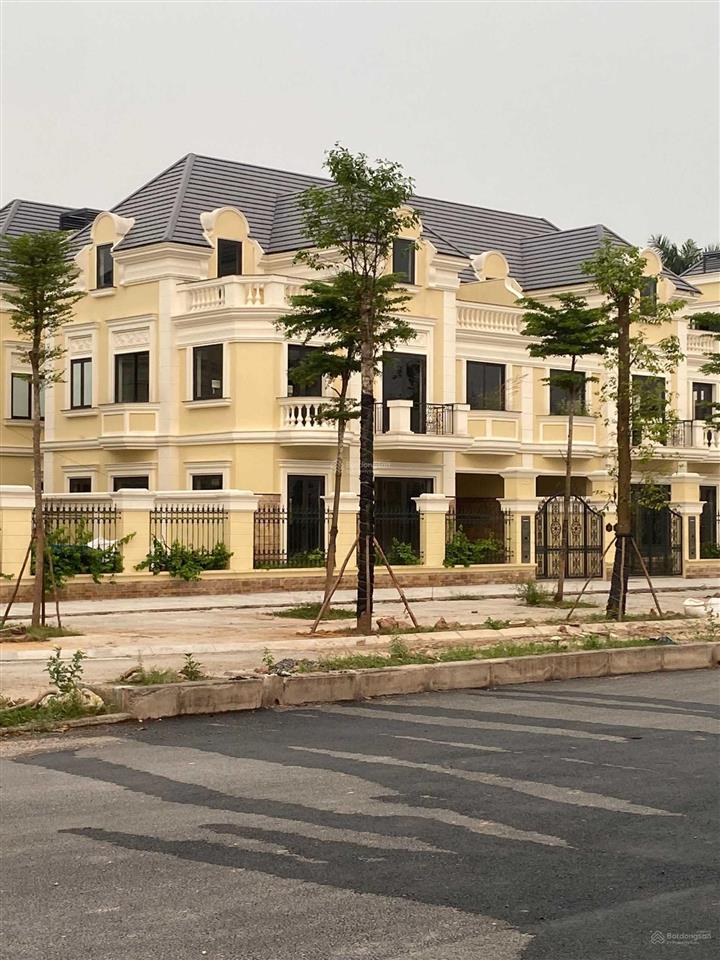 Chủ cần bán nhanh biệt thự song lập siêu đẹp 130,5m² hướng đông nam có tầng hầm  đường rộng 39m