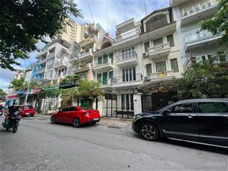 Bán tòa building mặt phố chùa láng. dt 100 m2 , nhà xây 7 tầng , mt 5,5 m , ( giá 45 tỷ )