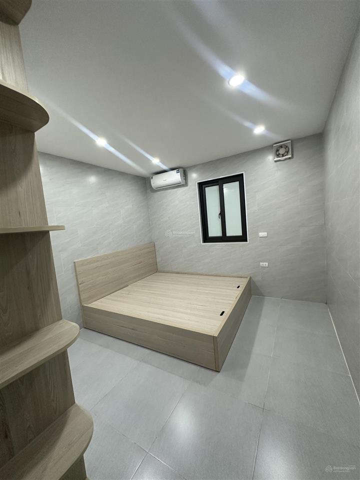 Chính chủ bán nhà tt 8/3 tầng 1 quỳnh mai dt 34/70m kd tại nhà giá 4,5 tỷ