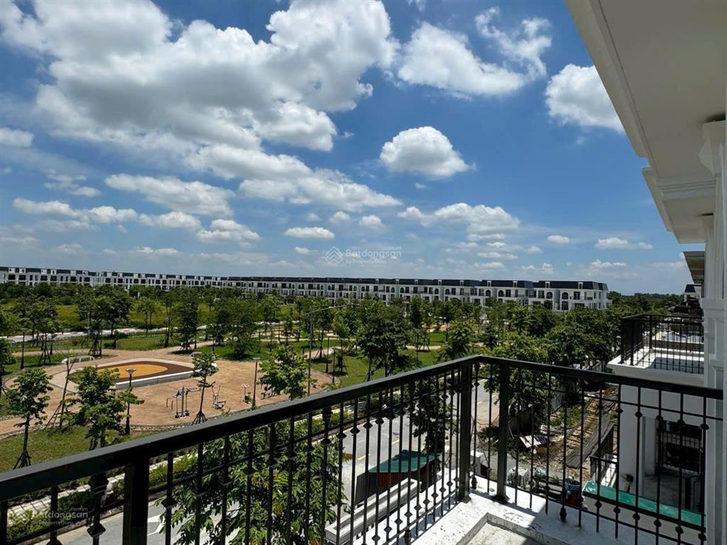 Biệt thự hud me linh central đấu giá giá tốt, trả tiến độ, hỗ trợ vay 70%, sổ đỏ,  0984 879 ***