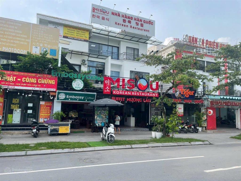 Cho thuê biệt thự ngoại giao đoàn, gần mặt đỗ nhuận dãy phố ẩm thực nhộn nhịp, giá 90 tr/tháng