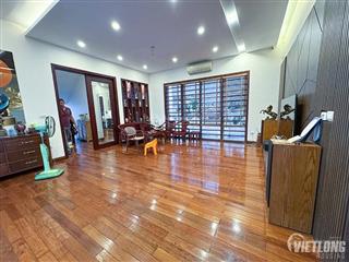 Cho thuê biệt thự 5pn, 4wc, 240m2 tại vườn đào, 92 triệu vnd