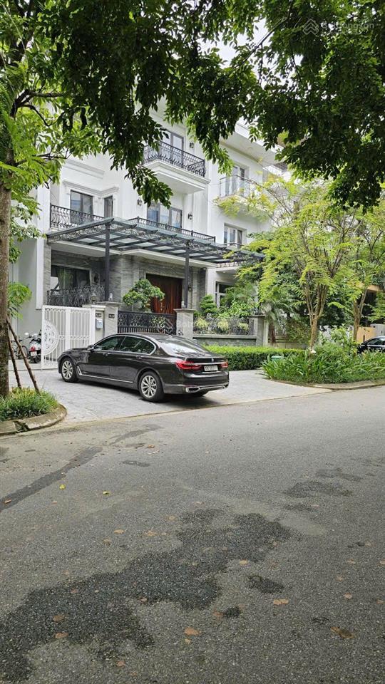Chính chủ cần bán biệt thự song lâp, khu k,dt 180m2, xây 4 tầng,mt 9m trục đường 30m,vị trí đẹp
