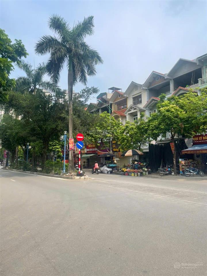 Bán liền kề xa la 125m2x4t, cách phố hạnh hoa 50m, lô góc, siêu kinh doanh giá nhỉnh 30 tỷ