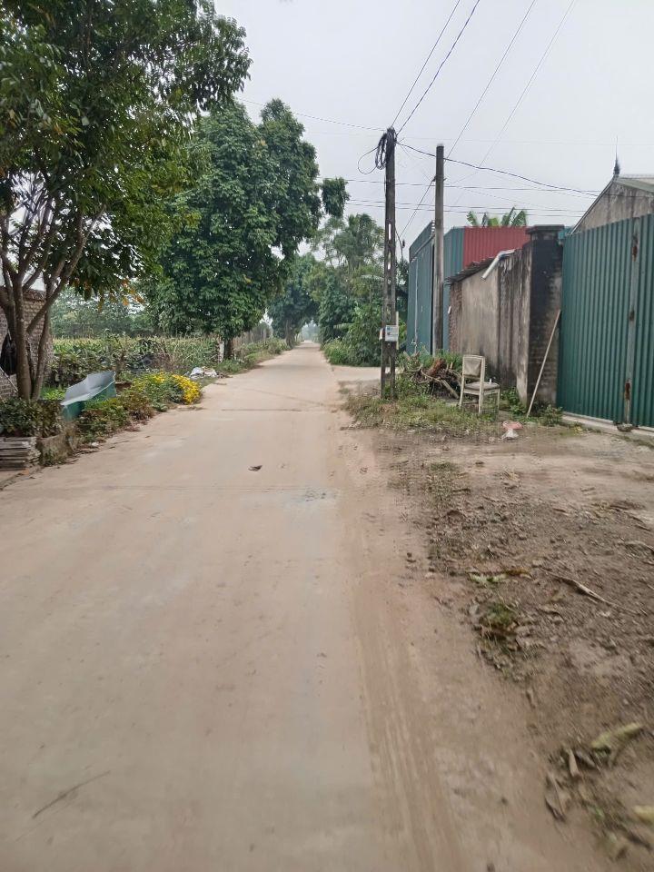 Bán 1850m2 đất 50 năm Yên Sơn _ Quốc Oai, 2 mặt tiền đường