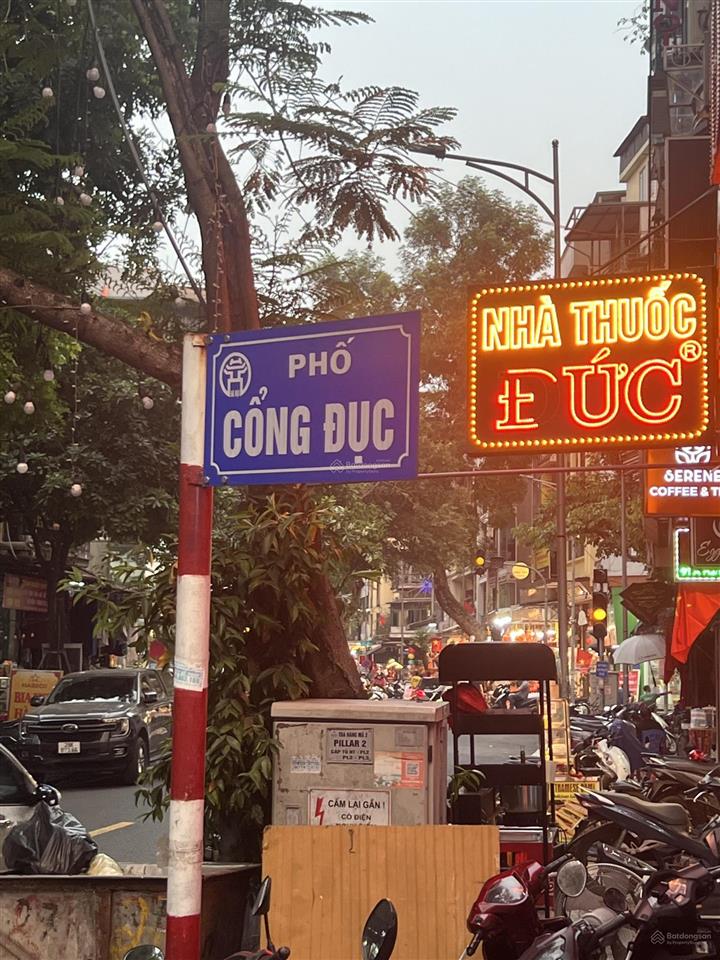 Bán nhà mặt phố cổng đục dt 35m2, mt gần 4m, xây 6 tầng, giá 20 tỷ,  0965 190 ***