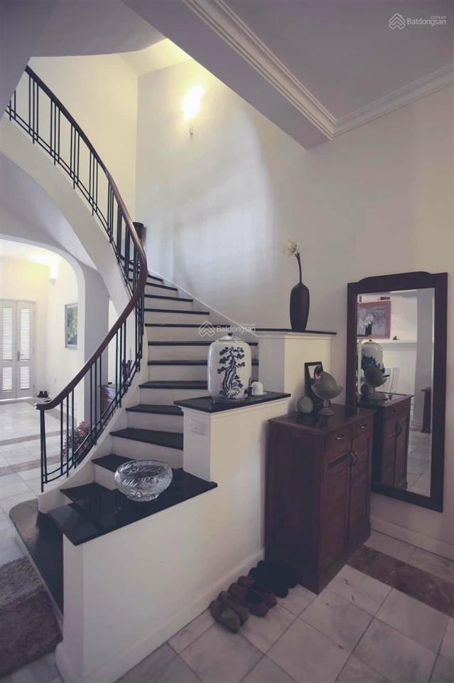 Bán toà khách sạn mặt phố huế, dt 270m2, mt 9m, nở hậu, x 7 tầng thang máy,  0916 044 ***