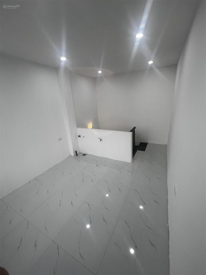 Bán nhà riêng 5 tầng dt 20m2 số 80 ngõ 90 nguyên khiết, sổ đỏ riêng, giá 4 tỷ