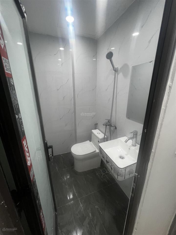 Bán nhà riêng 5 tầng dt 20m2 số 80 ngõ 90 nguyên khiết, sổ đỏ riêng, giá 4 tỷ