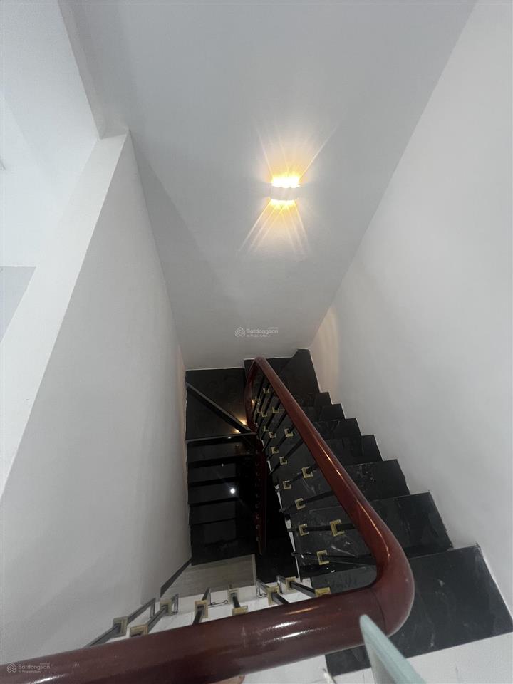 Bán nhà riêng 5 tầng dt 20m2 số 80 ngõ 90 nguyên khiết, sổ đỏ riêng, giá 4 tỷ