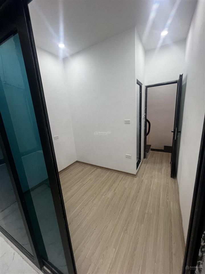 Bán nhà riêng 5 tầng dt 20m2 số 80 ngõ 90 nguyên khiết, sổ đỏ riêng, giá 4 tỷ