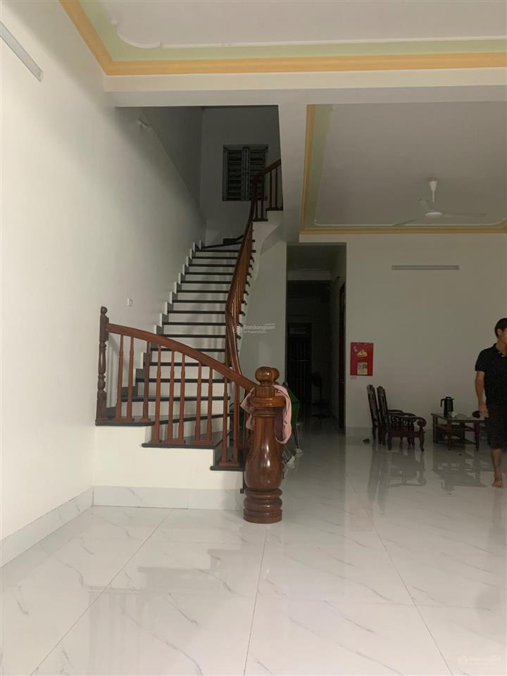 Cần bán nhà 2 tầng lô góc ô tô vào sân tại ngọc hùng, nghĩa hải