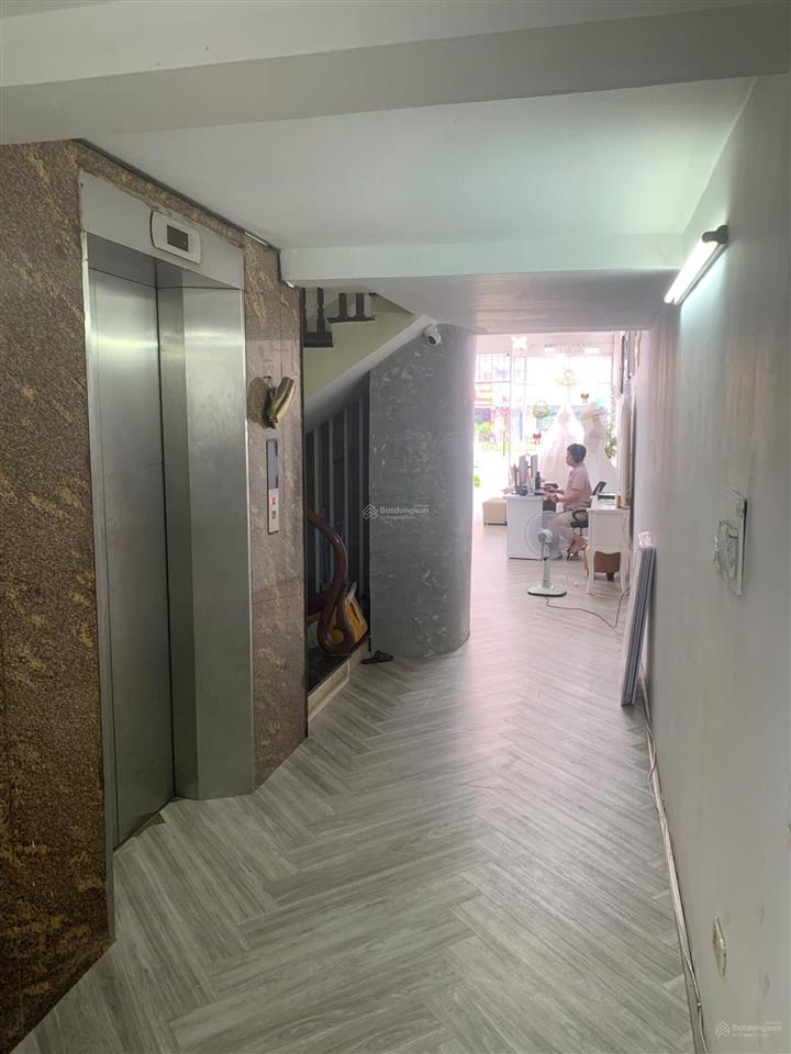 Chuyển công tác cần bán tòa nhà 7 tầng mặt phố cổ linh, dt 160m2, mt 5,8m, nở hậu, giá 55 tỷ