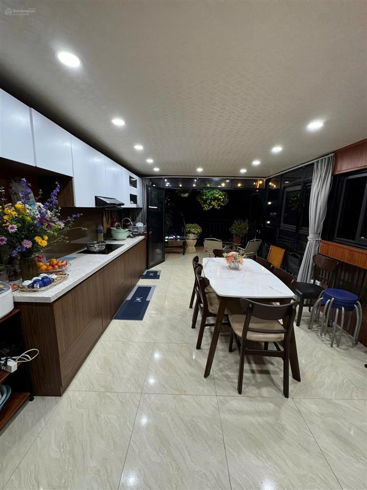 Bán nhà mặt phố nguyễn thái học, dt 73,6m2, mt 3,53m, xây 5 tầng kiên cố, vỉa hè rộng