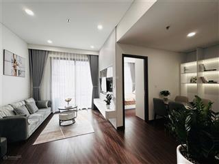 Đẹp lung linh! căn 2pn toà m1 tầng trung view hướng đb, 62m2 full đồ đẹp, sẵn sổ  giá 4 tỷ 5