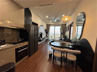 Giá bán 4 tỷ 5  mua ngay kẻo lỡ! căn 2n + tầng trung đẹp tại m3, bc đb vinuni, có sổ, 62m2 full đồ