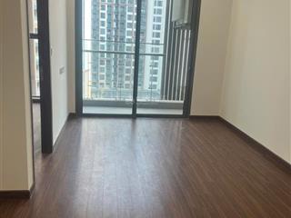 Giá tốt nhất năm  ch 1n + tòa h1 47m2 nội thất nguyên bản, tầng trung hướng đb đang làm sổ, 3tỷ2