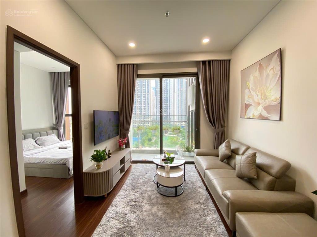 Bán cắt lỗ căn 2pn tòa h1 sẵn hdmb, full nội thất, hướng tây nam, view hồ + malibu walk, giá 4tỷ18