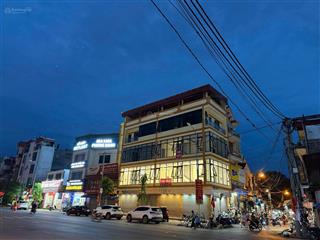 Chính chủ! e có nhà 5 tầng gia lâm, 17m mặt tiền, có thang máy 105m2, vskk  giá 65tr/ tháng