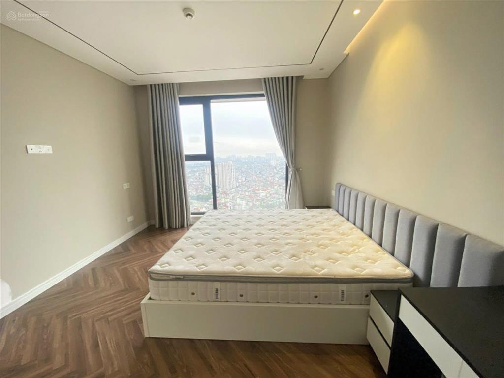 Bán cc 130m2 trung hòa nhân chính, 11 tỷ vnd, 3pn + 2wc, toà 34t  hoàng đạo thuý . 0984 677 ***