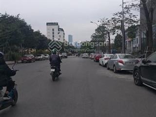 Bán căn biệt thự villa siêu đẹp khu thành phố giao lưu, với diện tích gần 250 m2, giá 450 tr/m2