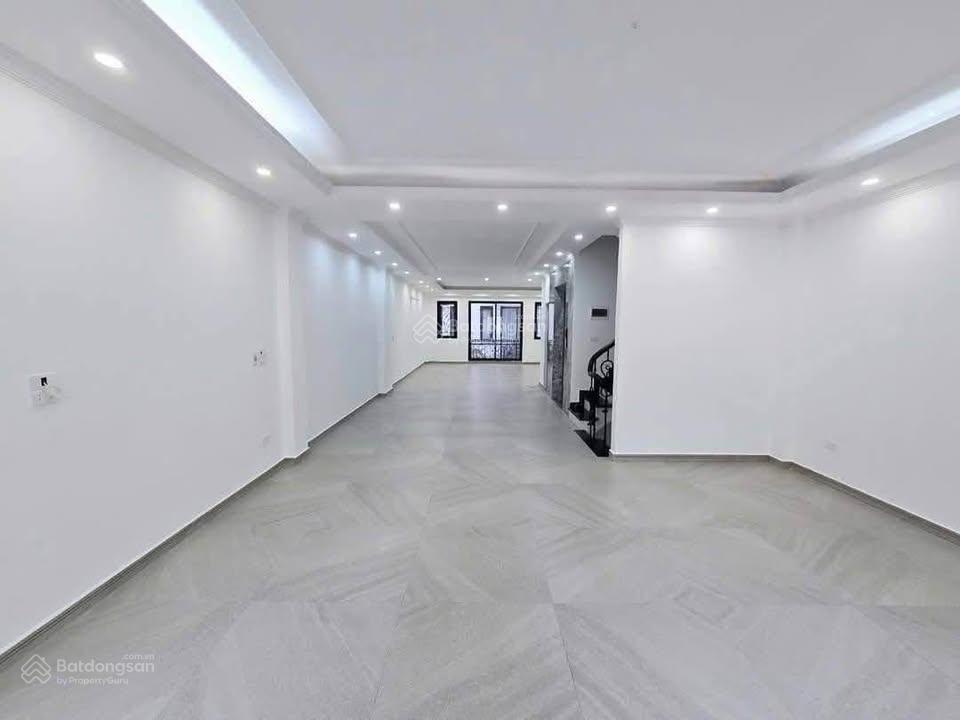 Bán nhà mặt hồ trung kính. ngõ 110 trần duy hưng, cầu giấy, diện tích 90 m2 x 5t giá bán 34.5 tỷ