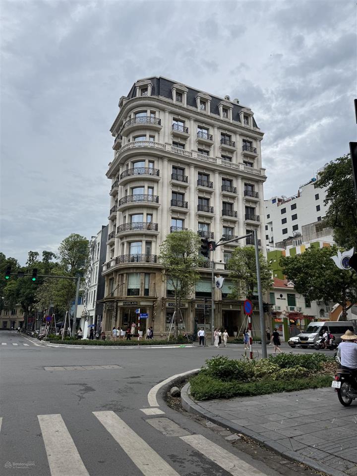 Bán nhà sổ đỏ chính chủ ô góc mặt phố hàng chuối 226m2 xây 1 hầm 8 nổi , mt 11m , 1 sổ , 1 chủ