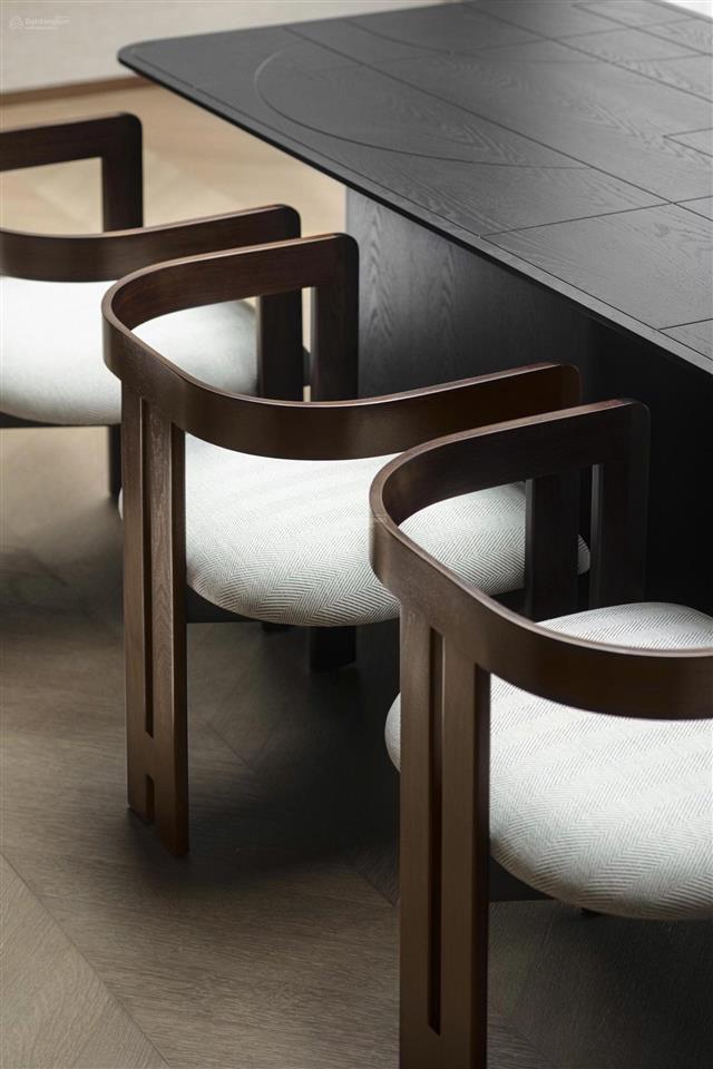 Bán tòa nhà mặt phố trần hưng đạo siêu bất động sản dòng tiền 300m² x 10 tầng có hầm, ct 1,3 tỷ/th