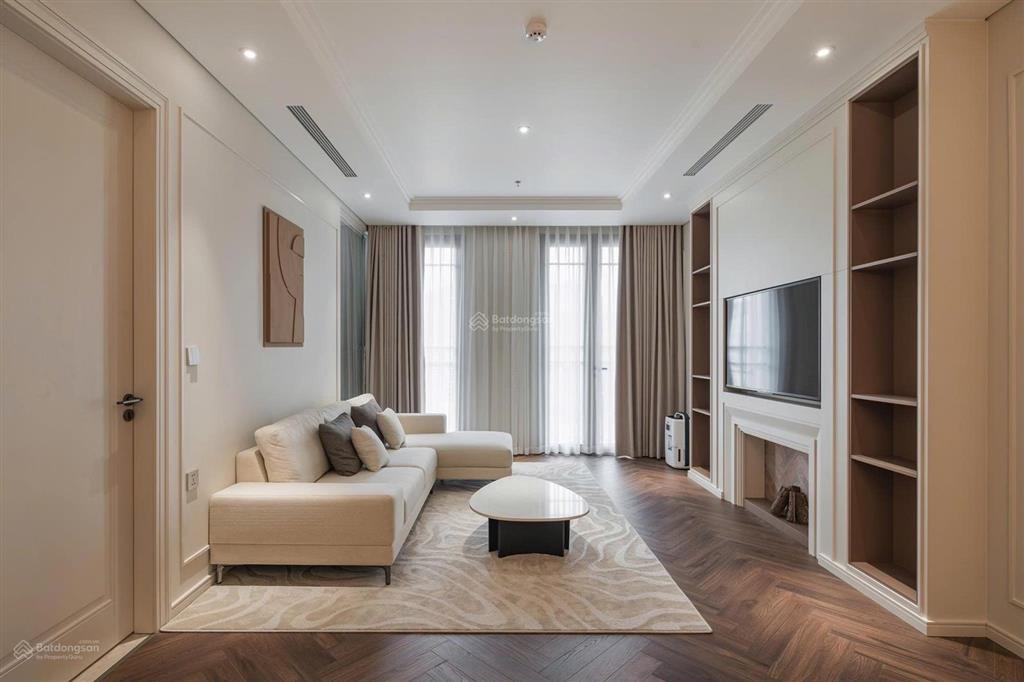 Bán tòa nhà mặt phố trần hưng đạo siêu bất động sản dòng tiền 300m² x 10 tầng có hầm, ct 1,3 tỷ/th