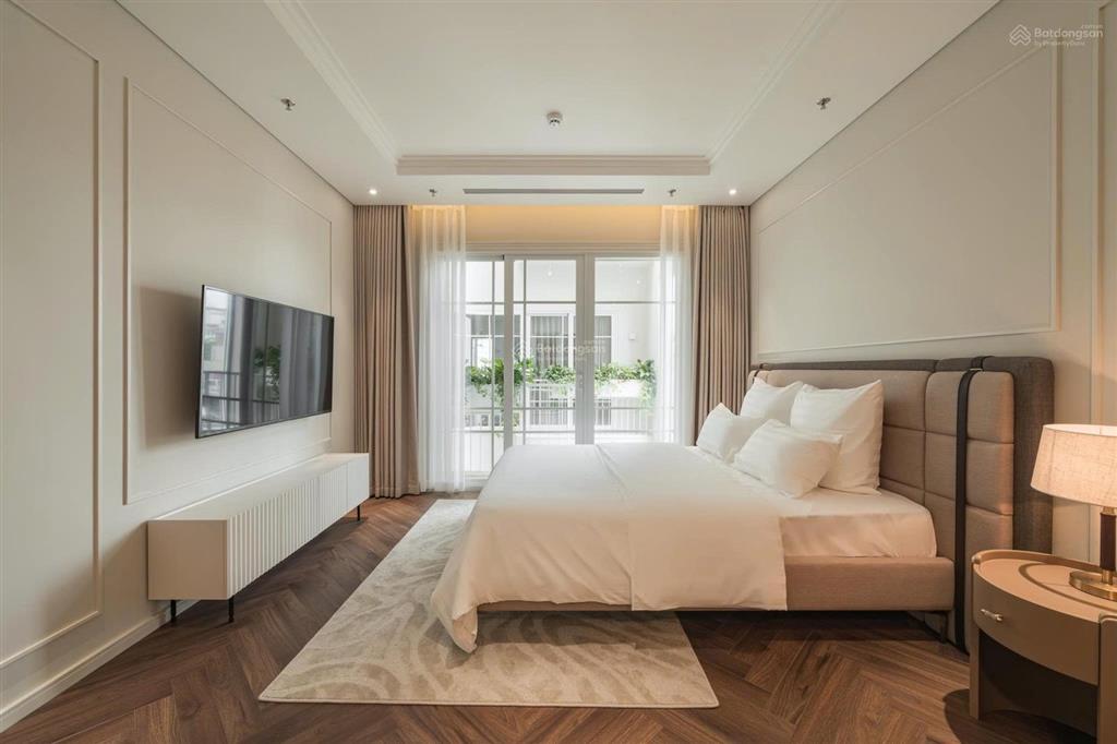 Bán tòa nhà mặt phố trần hưng đạo siêu bất động sản dòng tiền 300m² x 10 tầng có hầm, ct 1,3 tỷ/th
