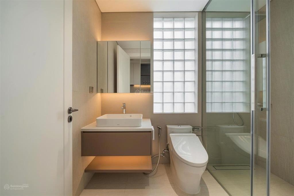 Bán tòa nhà mặt phố trần hưng đạo siêu bất động sản dòng tiền 300m² x 10 tầng có hầm, ct 1,3 tỷ/th