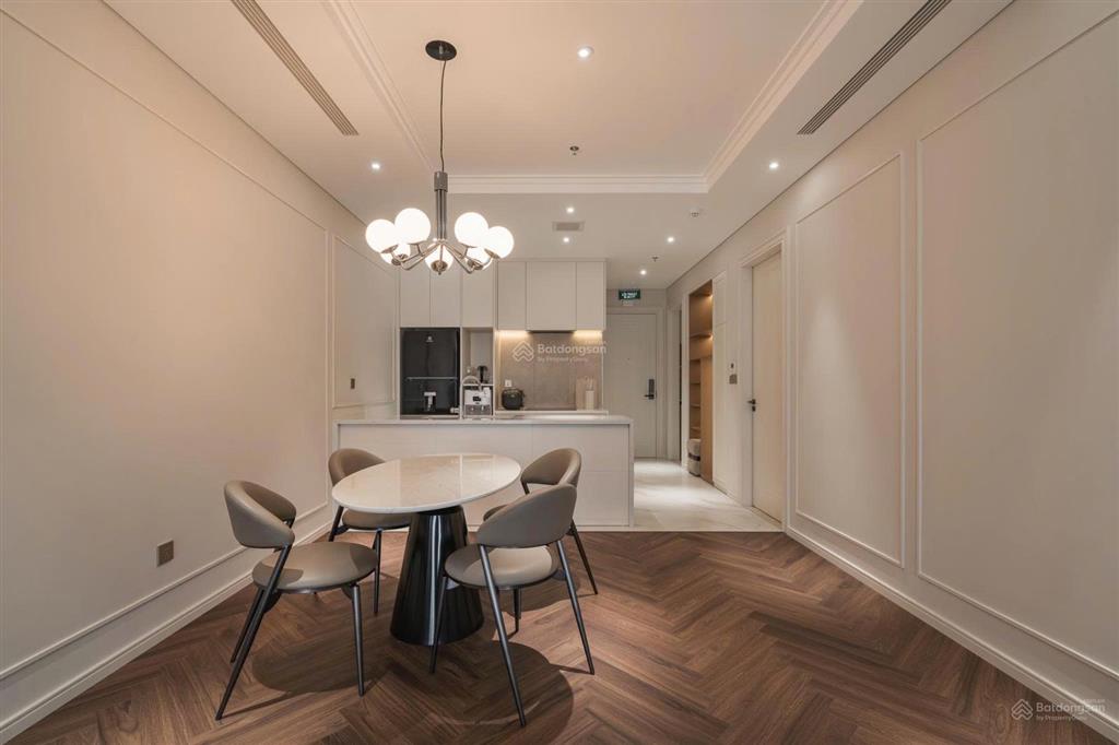 Bán tòa nhà mặt phố trần hưng đạo siêu bất động sản dòng tiền 300m² x 10 tầng có hầm, ct 1,3 tỷ/th