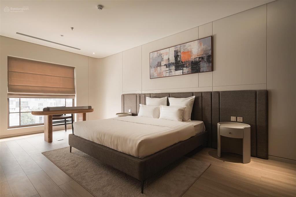 Bán khách san 3 sao mặt phố hàng gai dt 530m² x 15 tầng, mặt tiền 15m, thiết kế 71 phòng ks