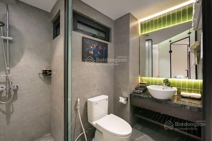Bán khách sạn cao cấp mặt phố trích sài 140m2 x 8 tầng , mt 8m , 22 phòng và 1 căn penhoues
