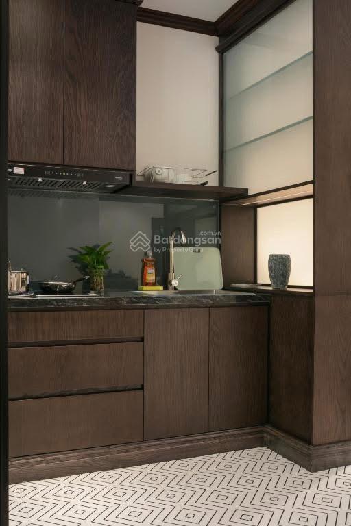 Bán khách sạn cao cấp mặt phố trích sài 140m2 x 8 tầng , mt 8m , 22 phòng và 1 căn penhoues