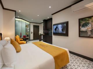 Bán nhà sổ đỏ chính chủ mặt phố hàng gà diện tích 52m2 x 3 tầng , mặt tiền 4,5m