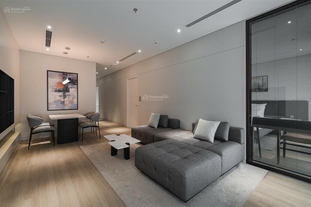 Bán khách sạn 4 sao mặt phố liễu giai, dt 220m2 x 1 hầm 13 nổi 1 tum, ô góc 2 mt, mt 16m, 52p